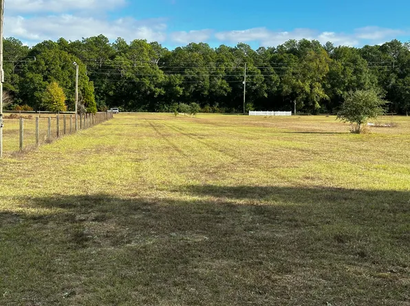 Main St, Holt, FL 32564