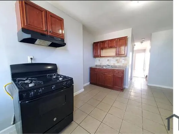 95 16th Ave #3R, Newark, NJ 07103