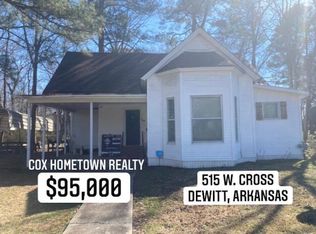 515 W Cross St, Dewitt, AR 72042