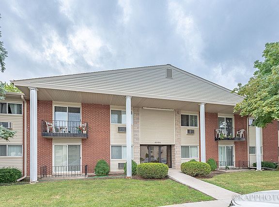 2nd image of 8998 Kennedy Dr APT 2F