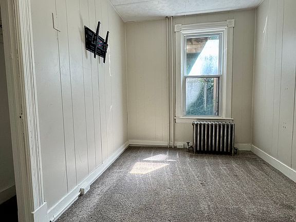 4th image of 552 East St #1