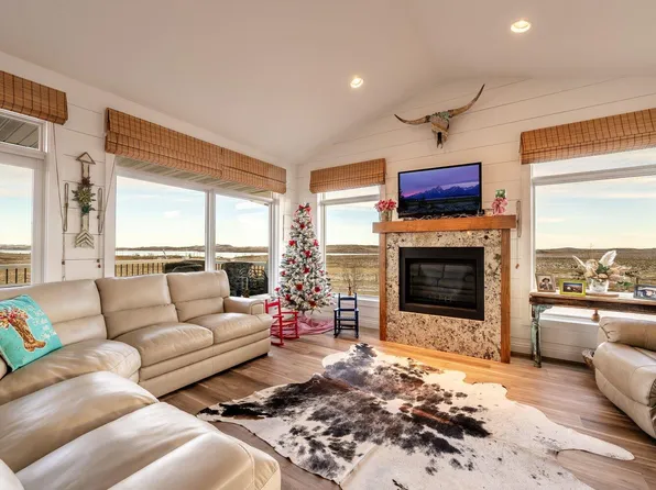 105 Lake Desmet Rd, Buffalo, WY 82834