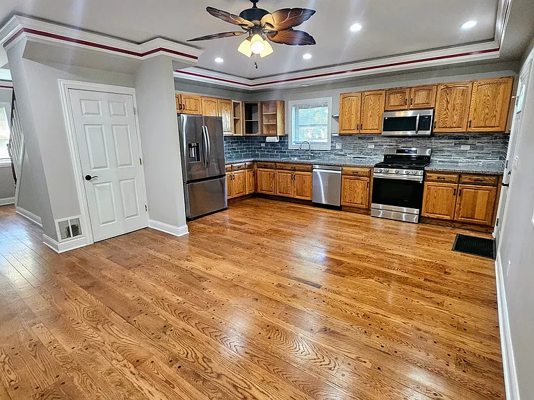 203 N Page St — Photo 10