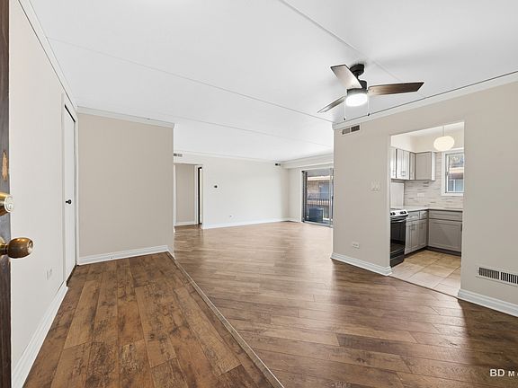 3rd image of 5237 James Ln APT 1217