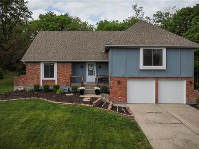 439 N Winnebago Dr, Lake Winnebago, MO, 64034