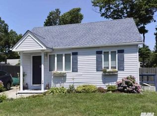 93 Maple Rd, Rocky Point, NY 11778