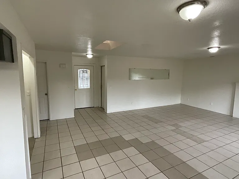 1201 Toronado Dr — Photo 2