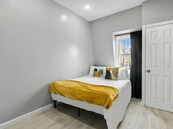 19 Undisclosed image 3 of 10