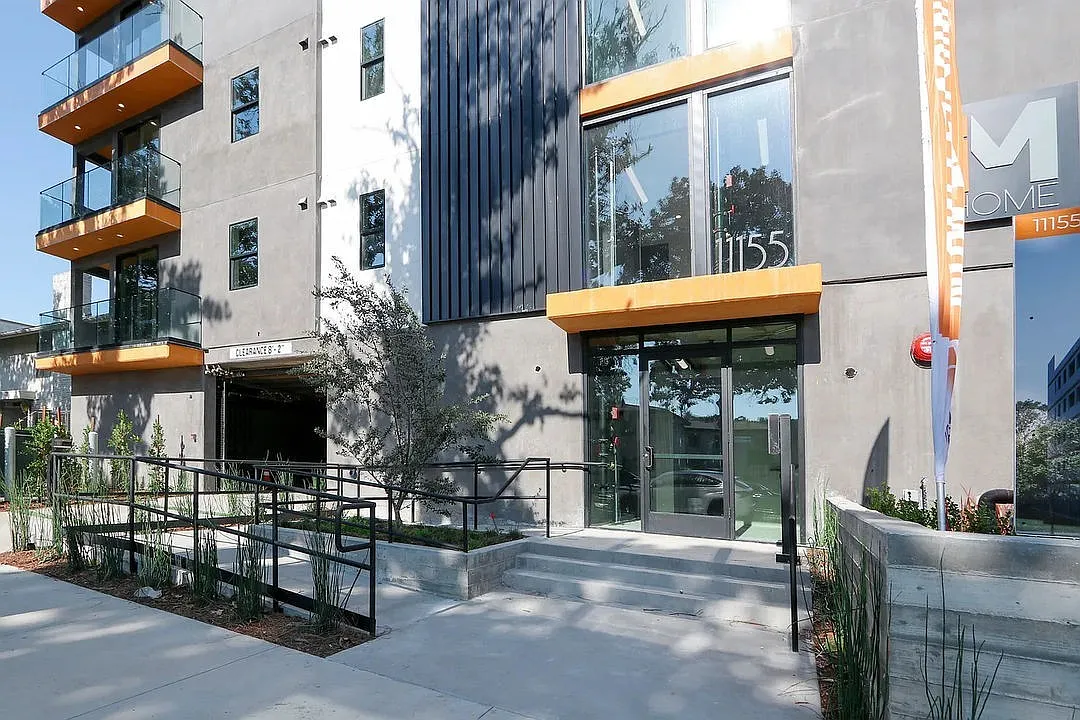 11155 Huston St — Photo 3