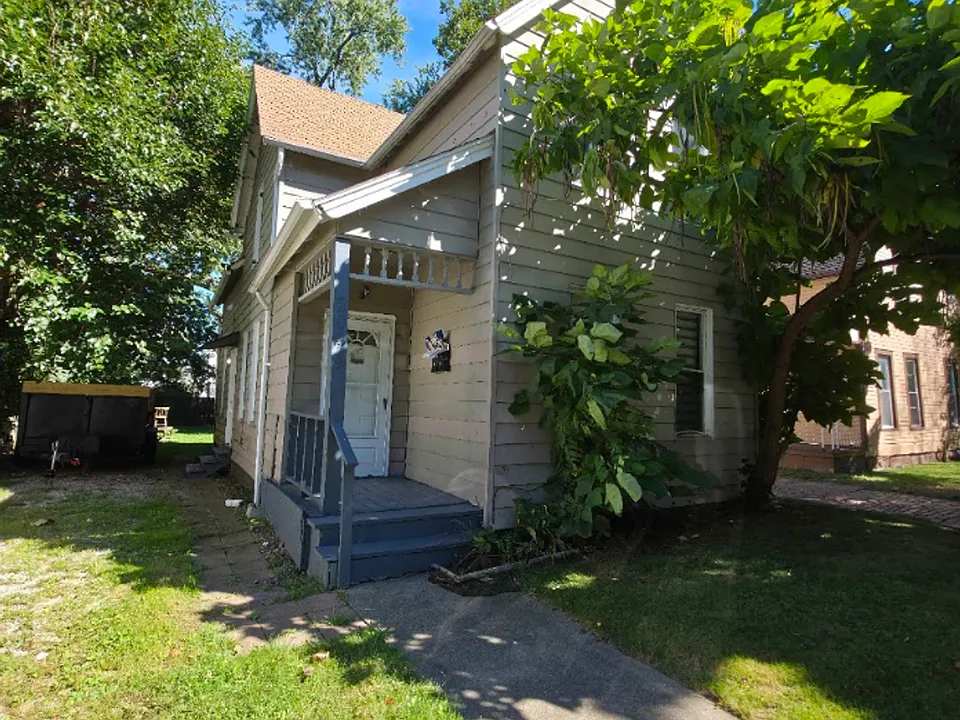 2049 W 95th St