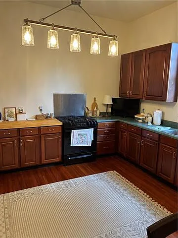 1 bed, 1.0 bath, 881 sqft, $1,300 — Photo 2