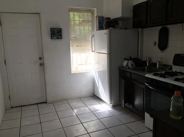 2146 S Garnet St, Philadelphia, PA 19145
