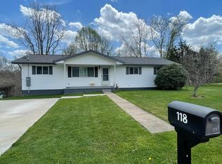 118 Oak Dr, Spencer, WV 25276