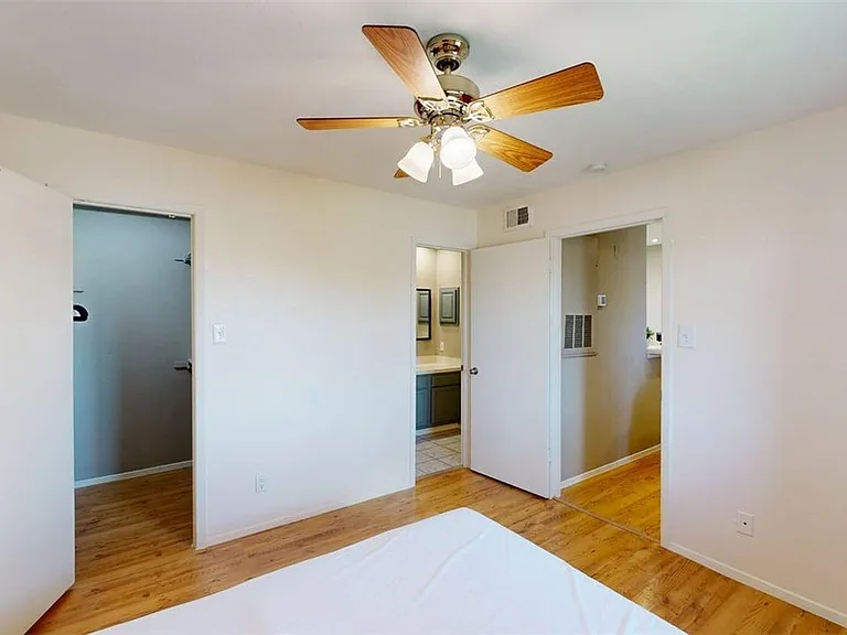 1901 Holleman Dr W #412 — Photo 20