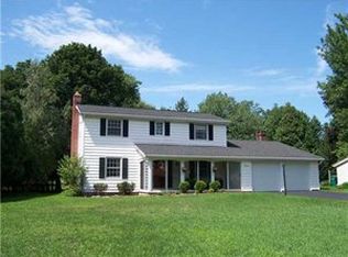 17 Mill Valley Rd, Pittsford, NY 14534