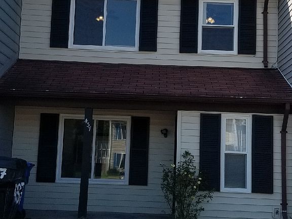 3rd image of 437 Indian Summer Ln