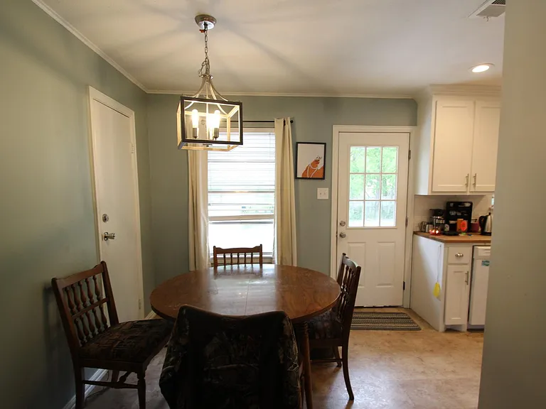 1921 Deborah Dr — Photo 9