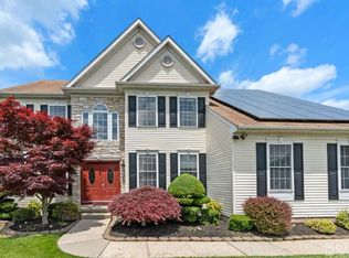26 Julie Ct, Somerset, NJ 08873