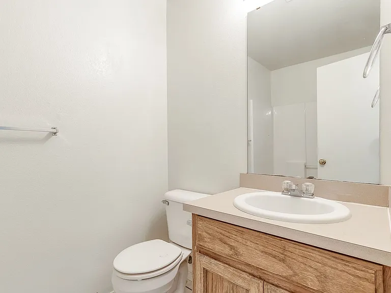 1640 High Cir — Photo 11