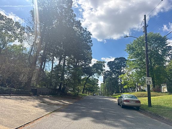 4th image of 4041 Baltimore Ave