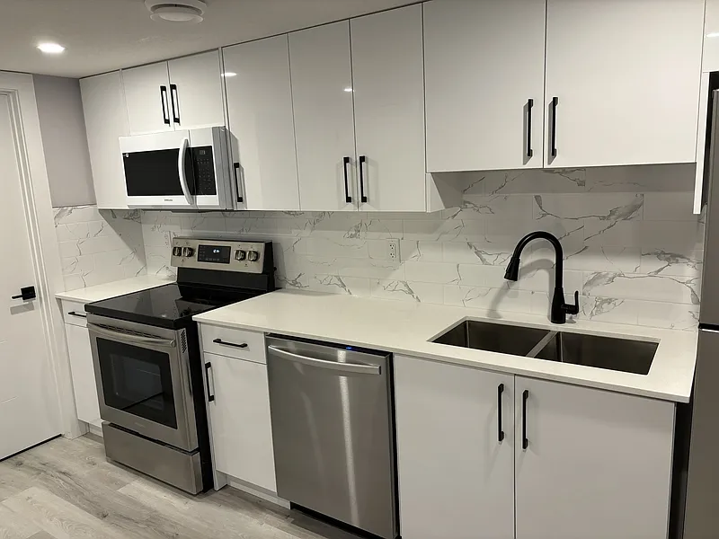 2 bed, 1.0 bath, $1,300 — Photo 4