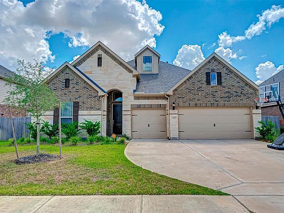 Why build new for more money, if you can have almost new ready to move in home?