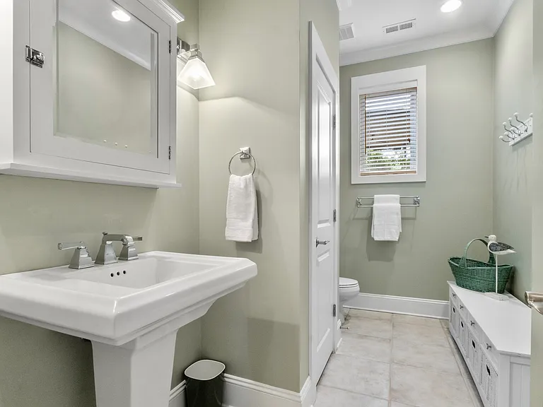 Lower level full bathroom