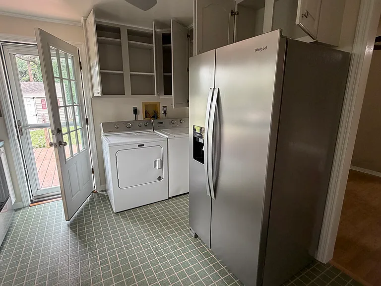 715 Kenton Rd — Photo 6