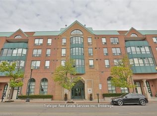 185 Robinson St #204, Oakville, ON L6J 7P6