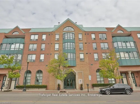 185 Robinson St #204, Oakville, ON L6J 7P6