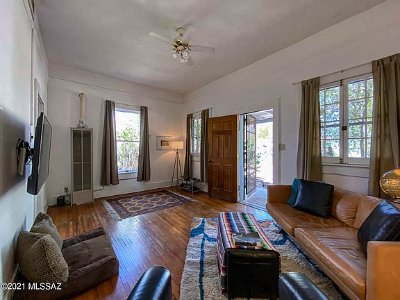 5th image of 915 N Hoff Ave