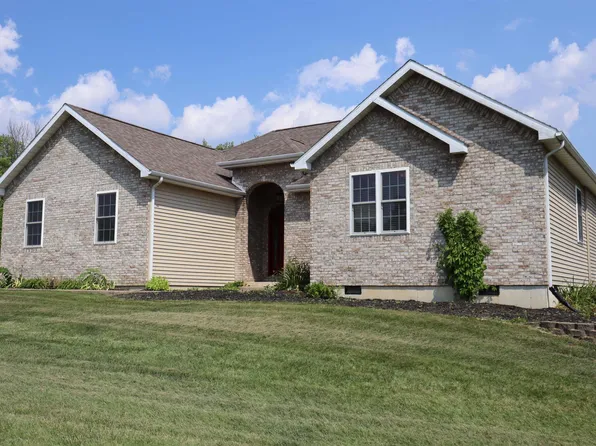 20 N Shamrock Rd, Hartford City, IN 47348