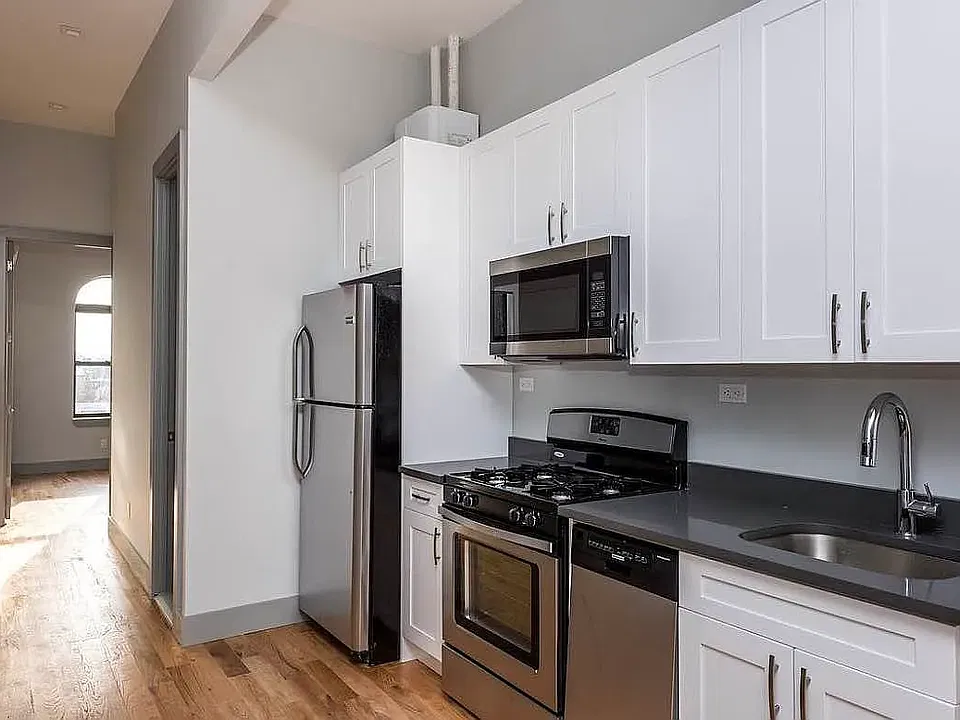 655 Knickerbocker Ave #4R