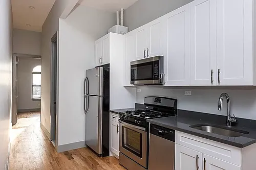655 Knickerbocker Ave #4L Photo 1
