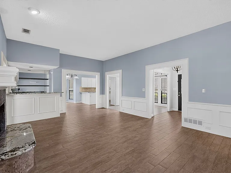 1207 Mistywood Ln — Photo 6