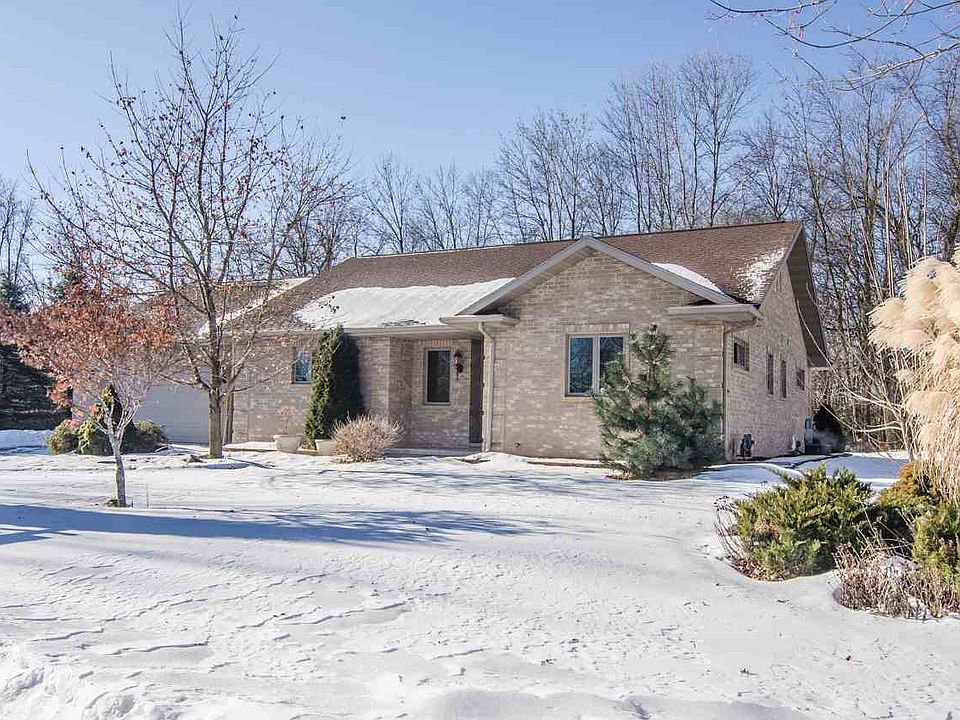1st image of 406 Blue Heron Dr