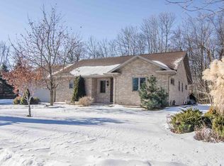 406 Blue Heron Dr, Pulaski, WI 54162