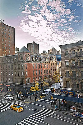 Rented by New York Residence | media 20