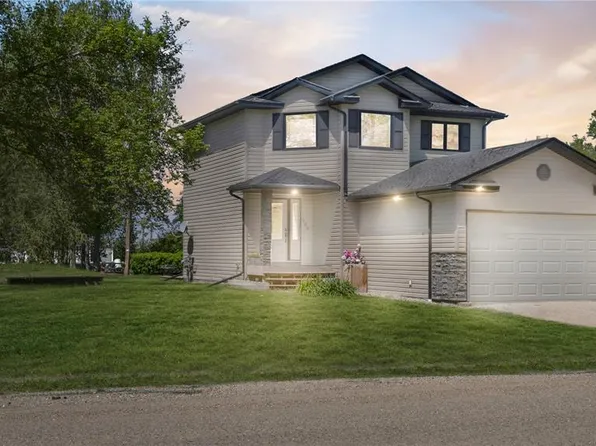 106 2nd AVENUE N, Lucky Lake, SK S0L 1Z0