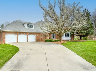 627 Lomasney Ln, Marysville, MI