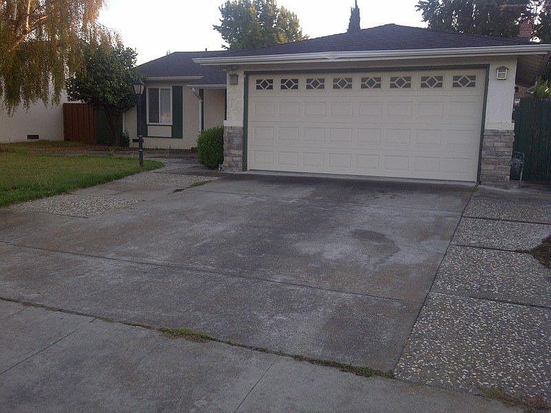 1st image of 34847 Hollyhock St