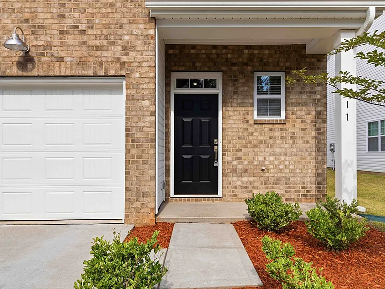 211 Stellate Pl — Photo 2