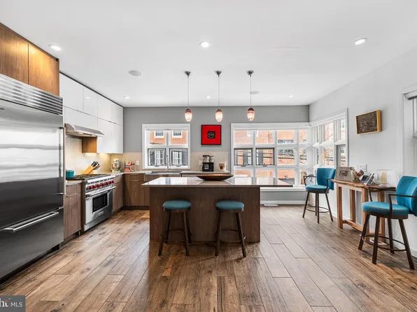 114 Bainbridge St, Philadelphia, PA 19147