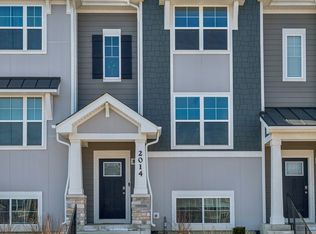 2014 Yellowstone Blvd, Mundelein, IL 60060