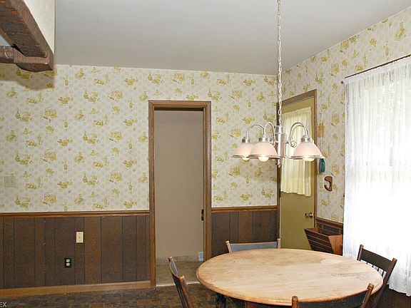 5th image of 2261 Tyro Ave