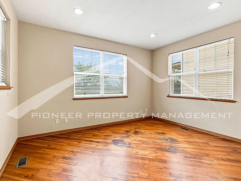 1820 Great Western Dr — Photo 10