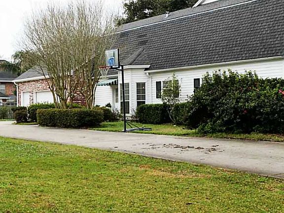 5th image of 2707 Bocage Ln
