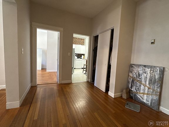 3rd image of 11 Stearns Rd APT 1