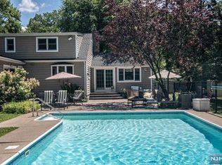 537 Lafayette Ave, Wyckoff, NJ 07481