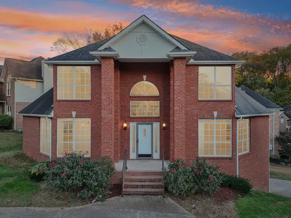 2201 S Ashford Ct, Nashville, TN 37214